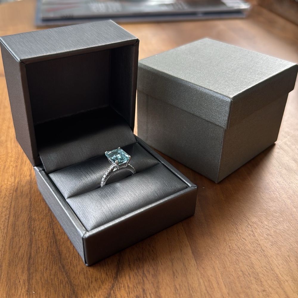 Aquamarine and Diamond Ring - Picture 7 of 9